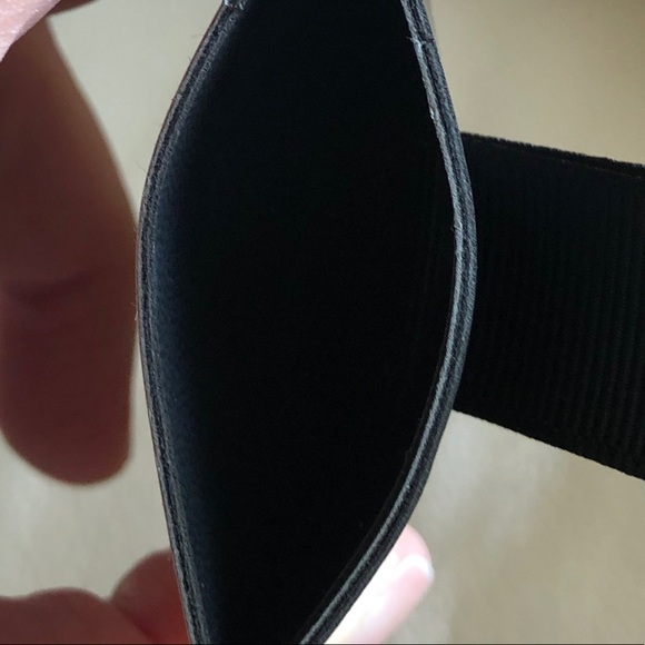 New Credit card wallet adheres to smartphone - Picture 2 of 4